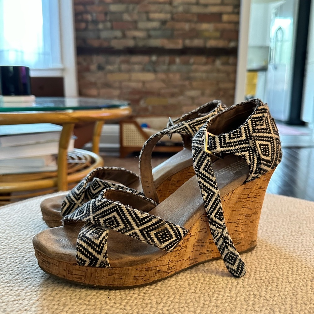 TOMS wedges!